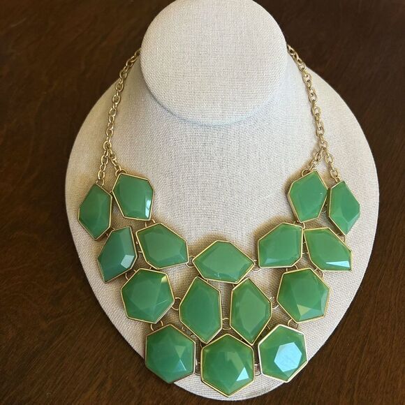 Women's Statement Bib Choker Necklace Gold-Tone Green Faceted Dome‎ Stones 16 in - Picture 2 of 6